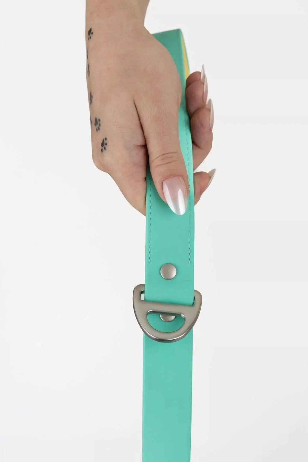 Island Vibes waterproof turquoise dog leash with comfortable handle